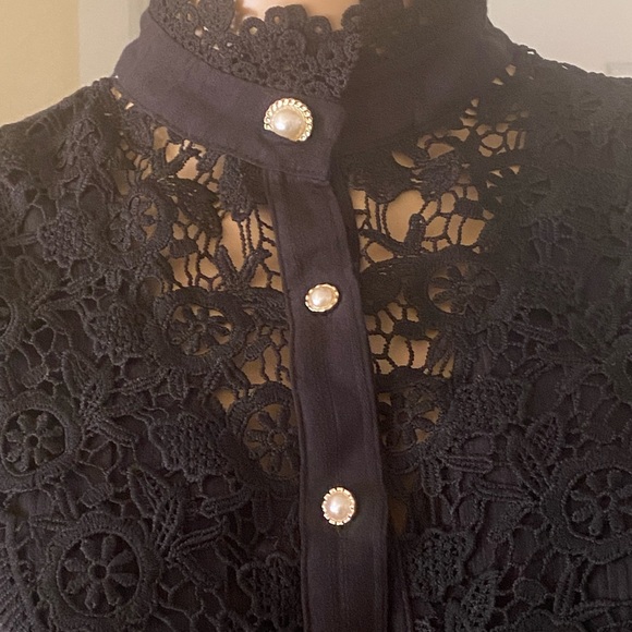 Lace floral neckline collar blouse , puff sleeve - Picture 5 of 5